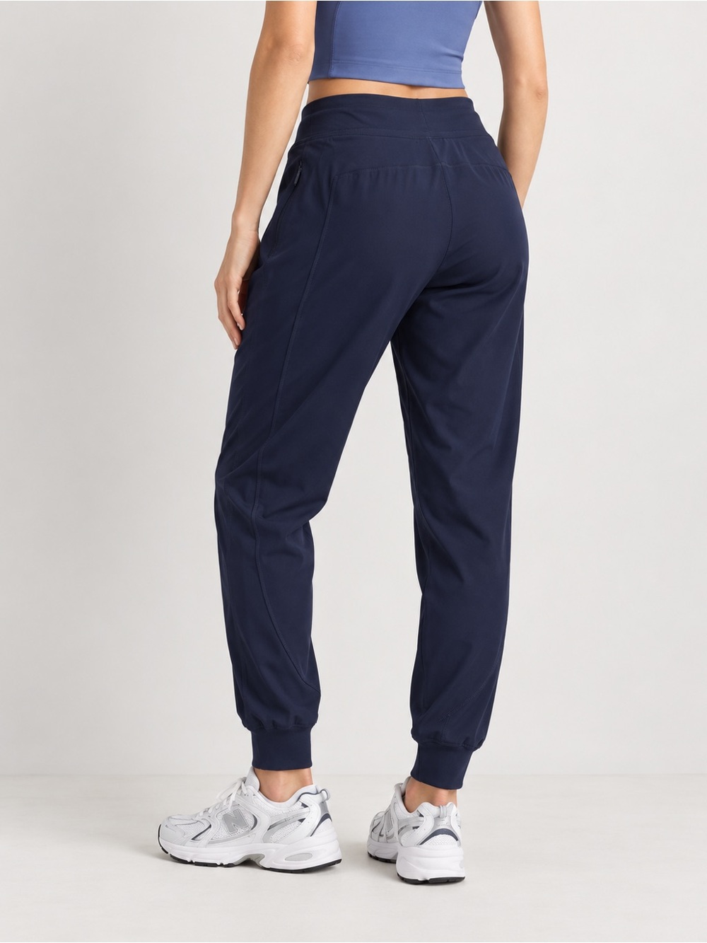 Quince Performance Tech Mid-Rise Joggers Deep Navy Size Medium